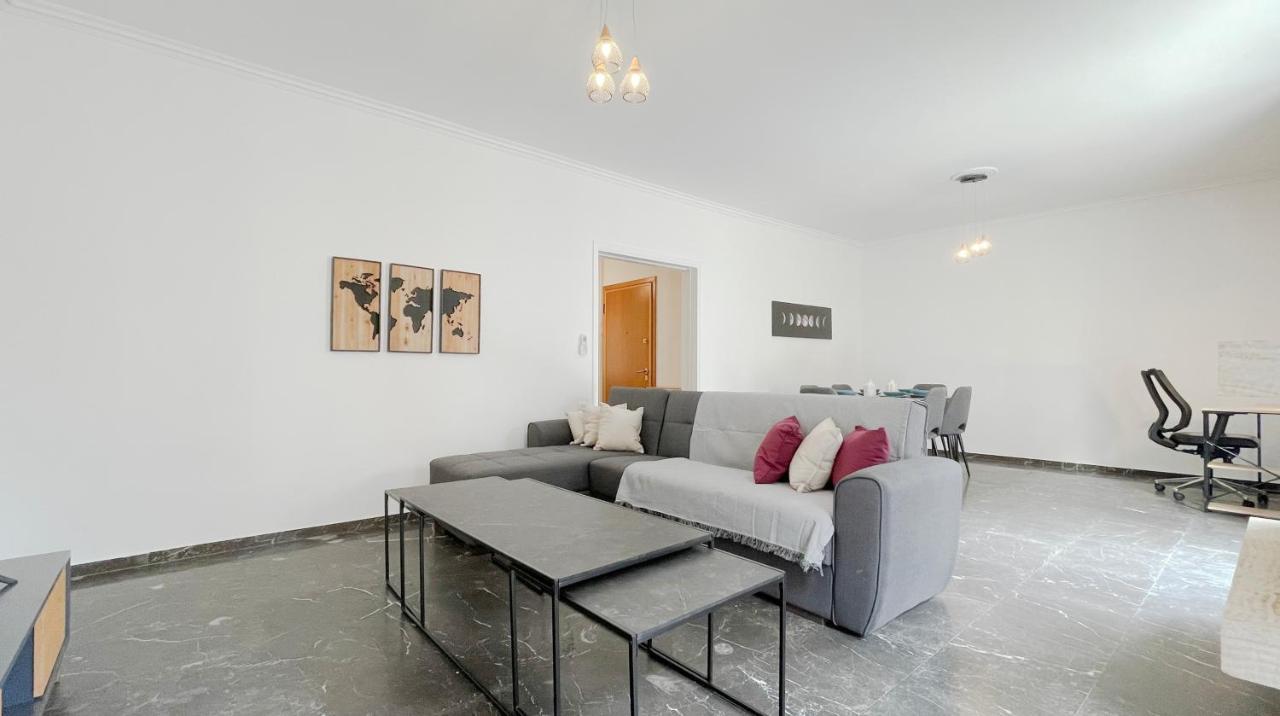 Appartamento Filis Sunny 80Sqm Apt In Viktoria Atene Esterno foto